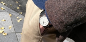 初めての高級時計にノモス タンジェント 38mm を買いました 青に惹かれて 初めての高級時計にノモス タンジェント 38mm を買いました 青に惹かれて